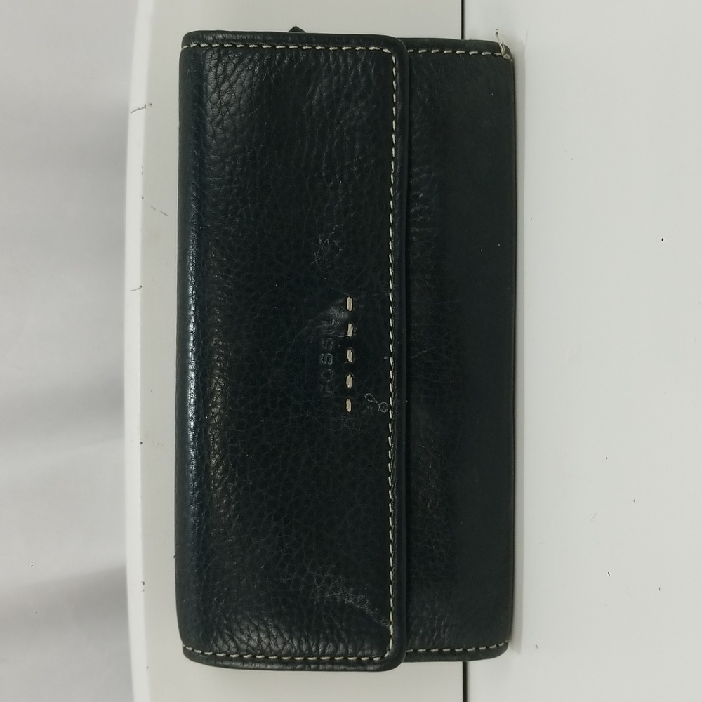 Black leather fossil wallet